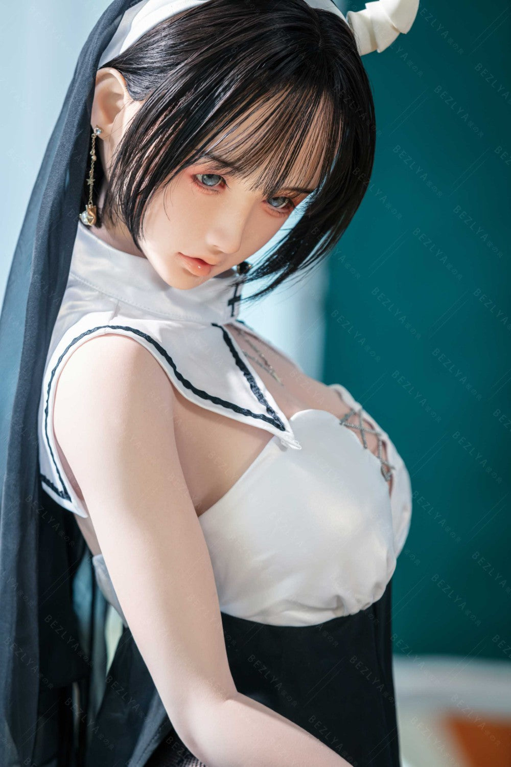 Vanilinė sekso lėlė (Bezlya Doll 155 cm E-puodelis 2,2CF silikonas)