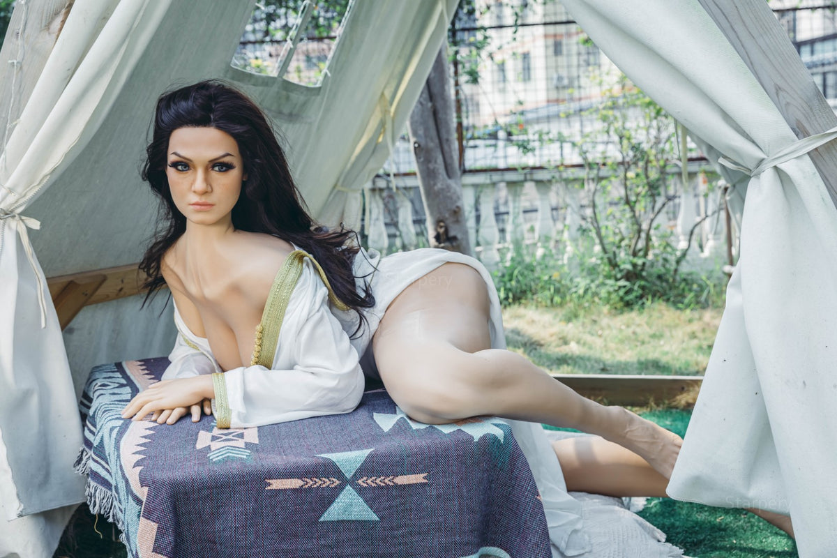 Sekso lėlė Amira (Starpery 165 cm G puodelis TPE + silikonas)