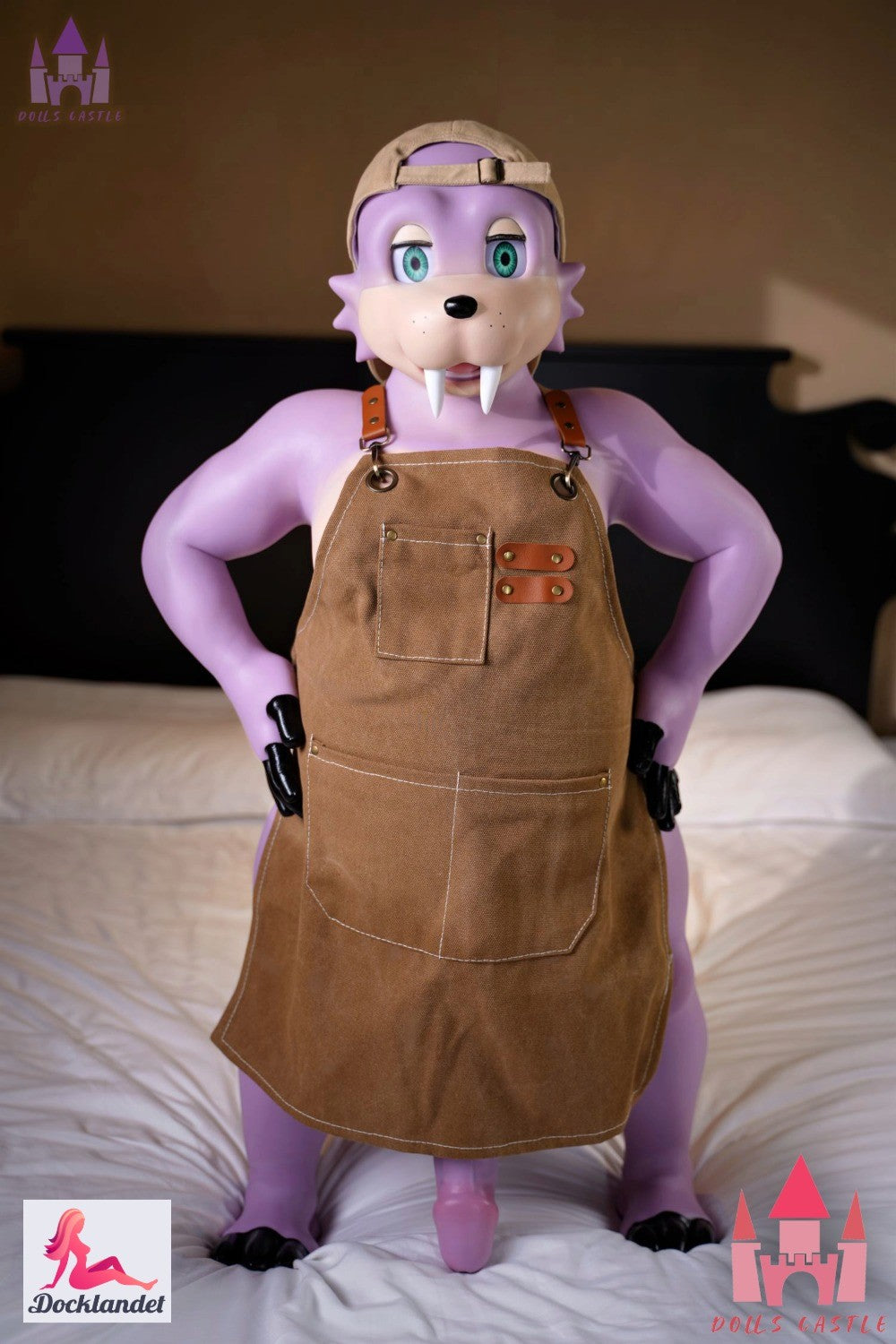 Atraskite neįprastą ir vaizduotę turintį vyrą furry sex doll pamaldus Dolls Castle, įkvėptas galingo vėplio charakterio. 100 cm ūgio stovintis modelis sujungia kompaktišką size su aiškiai antropomorfine išvaizda tiems, kurie ieško to, kas toli gražu nėra tradicinės sekso lėlės. Lėlė yra vyriško dizaino su vėpą primenančiais veido bruožais, iltais ir galinga kūno forma. Jis ypač tinka kolekcionieriams, furry entuziastai ir klientai, kurie mėgsta fantazijos ir gyvūnų įkvėptus personažus.