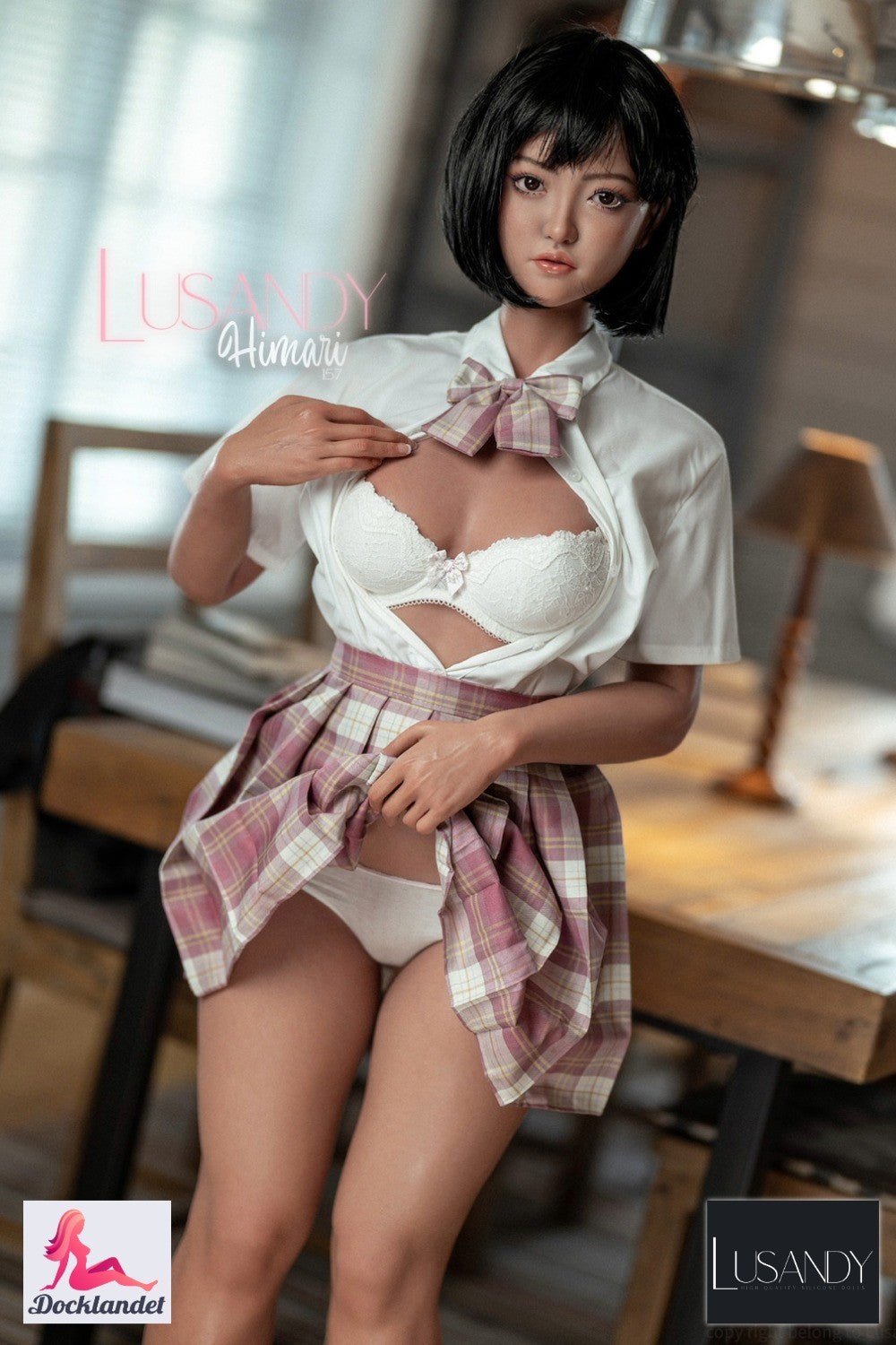 Himari yra 157 cm ūgio tikroviška lėlė natūralios formos kūnu ir krūtine size B puodelis. Išskirtinis sex doll pagamintas tik iš prekės ženklo silikono Lusandy Doll. Su judančiu žandikauliu ir tikra burna (ROS).