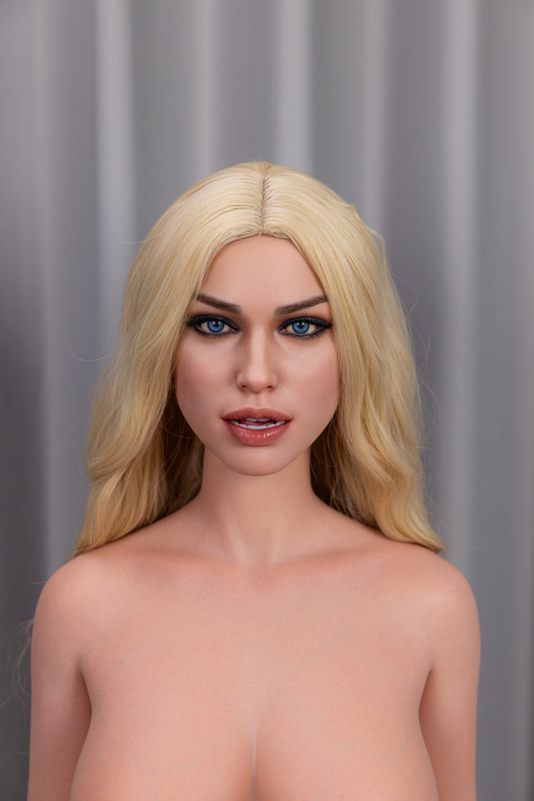 Della sekso lėlė (FanReal Doll 155 cm F-puodelis silikonas) EXPRESS
