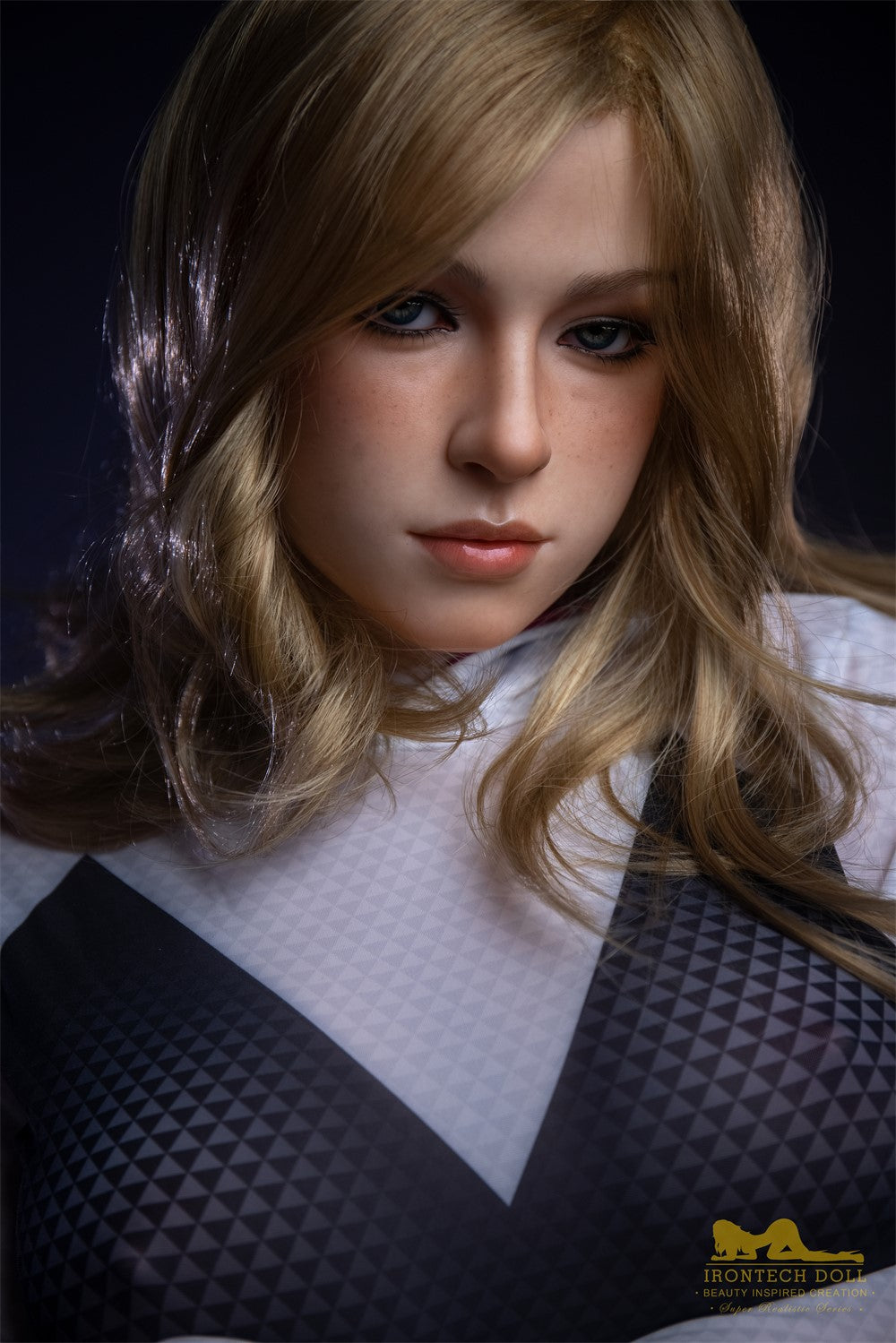 Gwen Sex Doll (Irontech Doll 167 cm E-puodelis S38 silikonas)